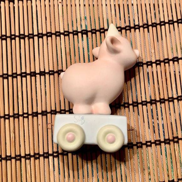 Precious Moments Birthday Train Year 3 Pig - Picture 3 of 9